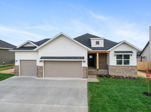 184 E Clayton Lane, Republic, MO 65738