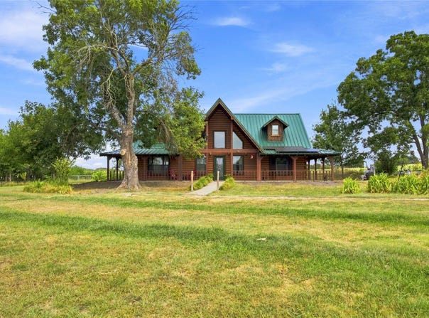 1956 County Road 27100, Roxton, TX 75477