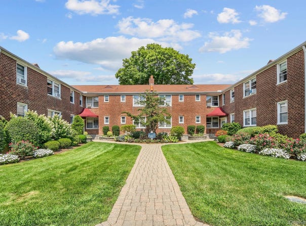 6 Bryant Crescent, White Plains, NY 10605