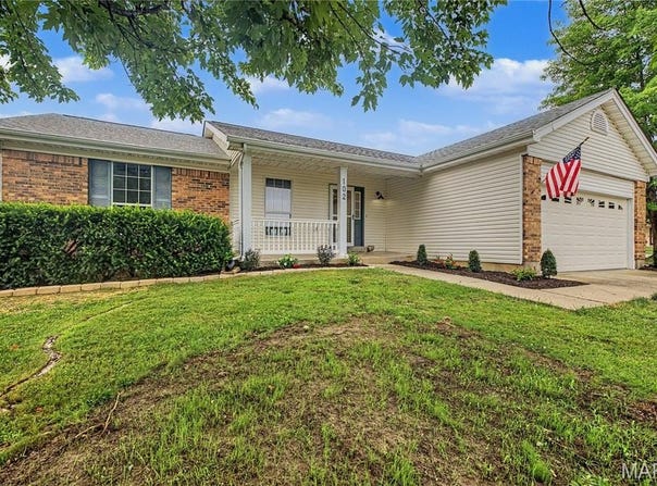 102 Rockaway Drive, O'Fallon, MO 63368