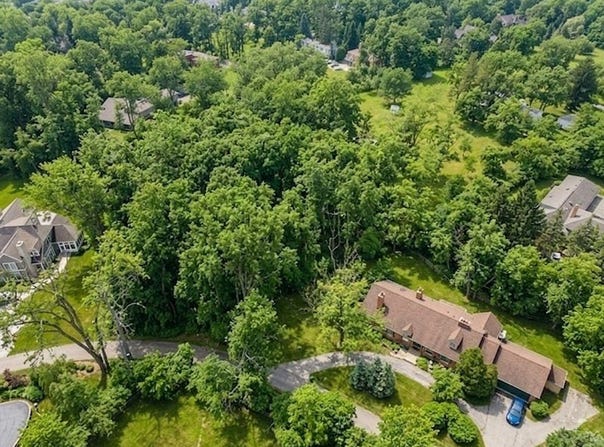 2060 Suffork Road, Northfield, IL 60093