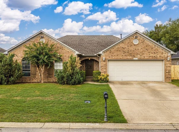 1745 Gardenia, Conway, AR 72034