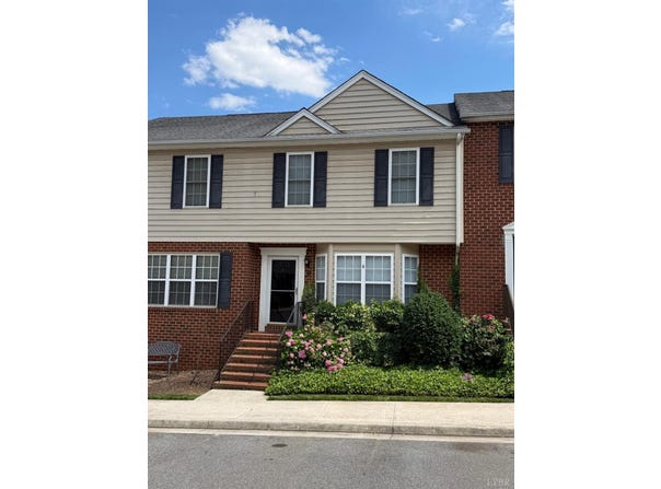 110 Aaron Place, Lynchburg, VA 24502
