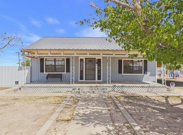 615 Mackey St, Barstow, TX 79719