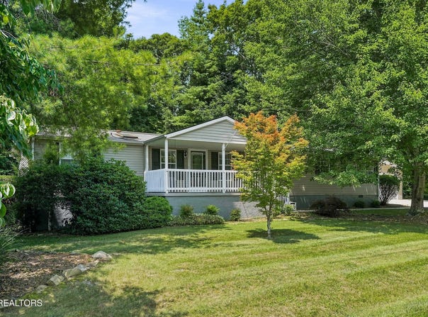 128 Prestonwood Drive, Crossville, TN 38558