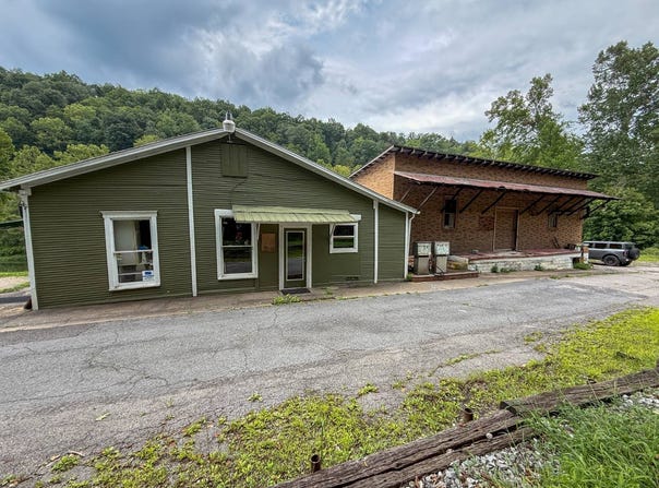 75 Nottingham Lane, Duck, WV 25063