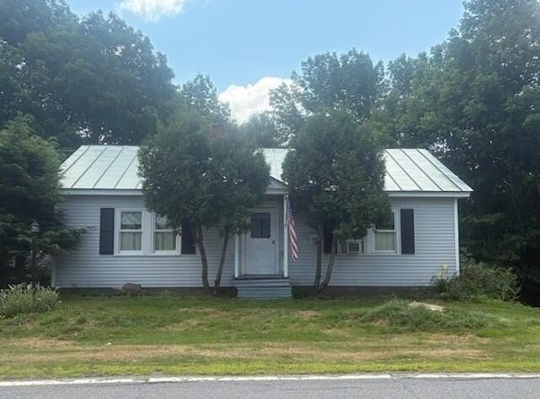 94 Neck Road, China, ME 04358