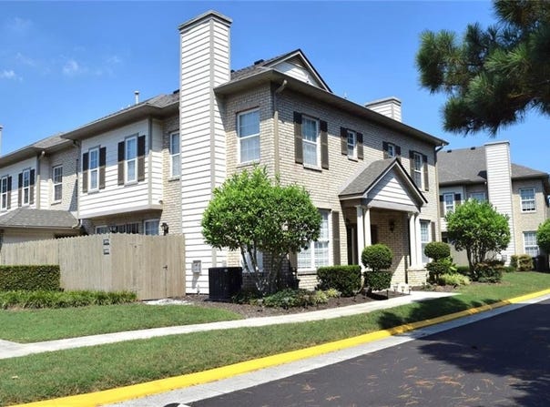 2004 Smallbrooke Court, Virginia Beach, VA 23454