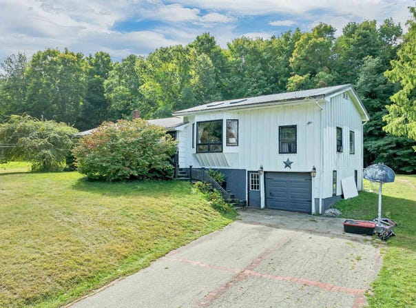 1795 State Road, Eliot, ME 03903