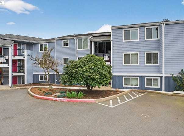47 EAGLE CREST Dr, LakeOswego, OR 97035