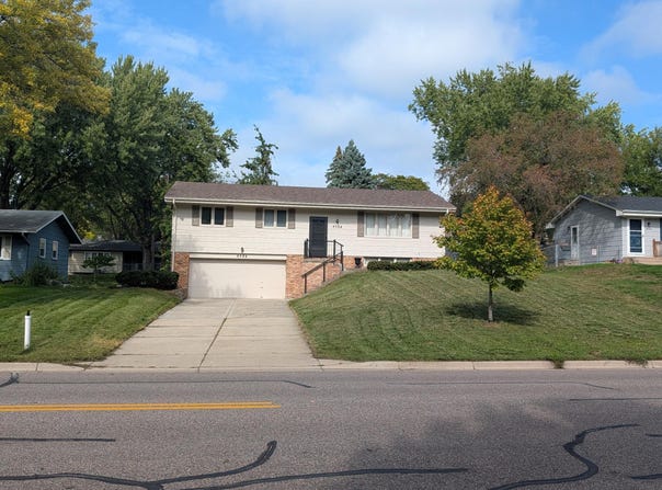 8524 49th Avenue N, New Hope, MN 55428