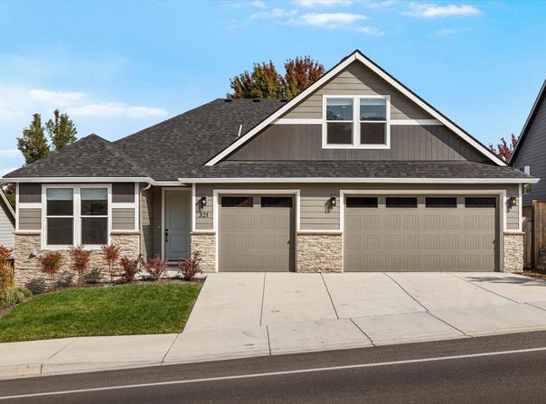 321 Arrowhead Trail, Eagle Point, OR 97524