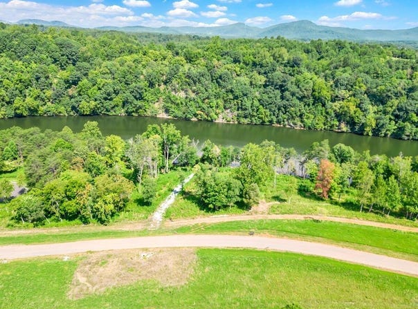 Springsteen Cir lot: 10, Hardy, VA 24101