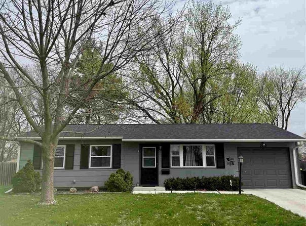2212 Nevada Ave, IowaCity, IA 52240