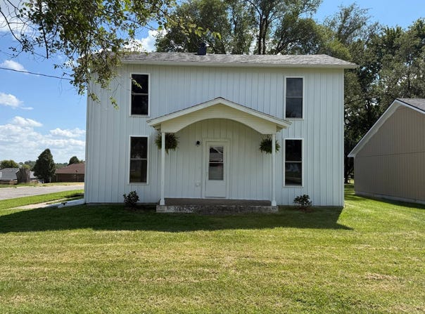 302 Little Brick Road, Cameron, MO 64429