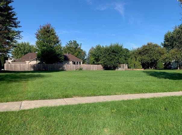 70 E Lynn Street, South Elgin, IL 60177