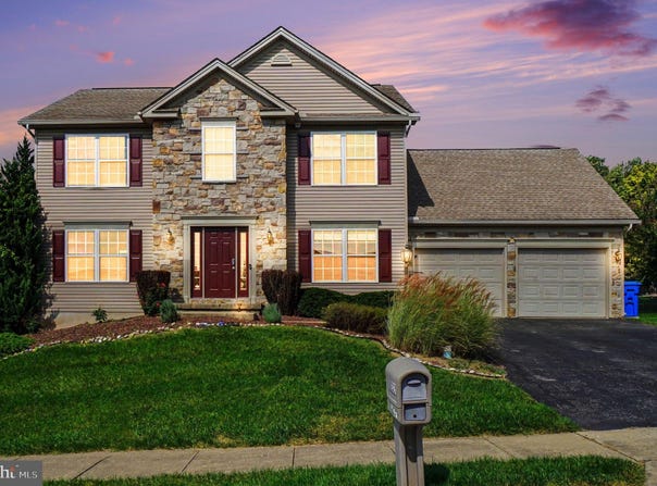 321 BRADDOCK Drive, ETTERS, PA 17319