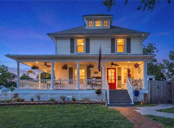 601 NE Douglas Street, Lee's Summit, MO 64063