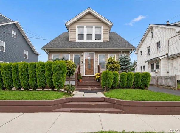 21 E Saint Marks Place, Valley Stream, NY 11580