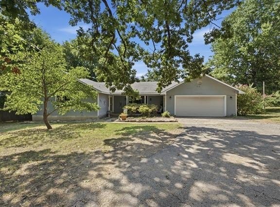603 E Coppinger, Fort Gibson, OK 74434