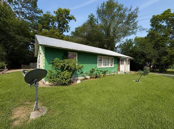 1009 Kitchens Ave, Douglas, GA 31533