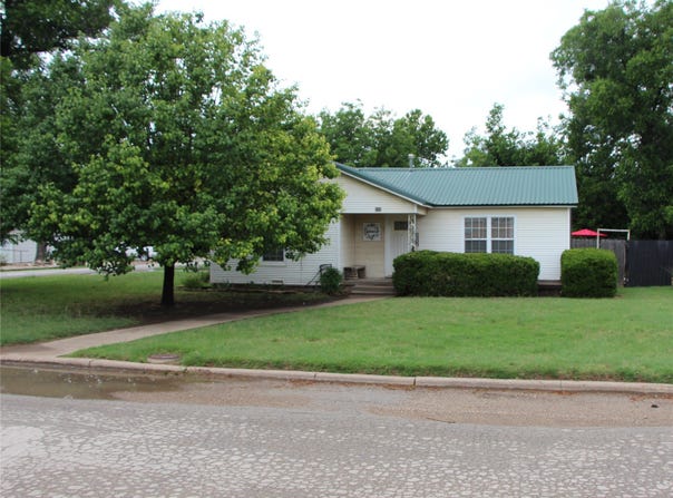 800 Griffin Road, Albany, TX 76430