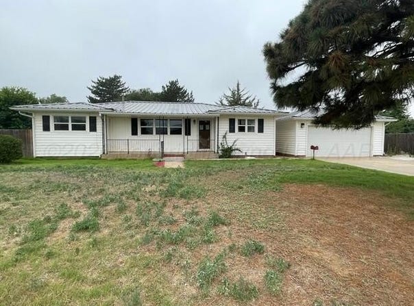1118 Norman Avenue, Dalhart, TX 79022