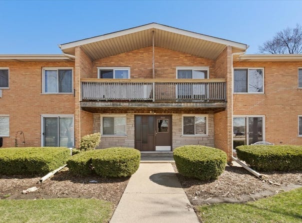 701 S Elmhurst Road, Des Plaines, IL 60016