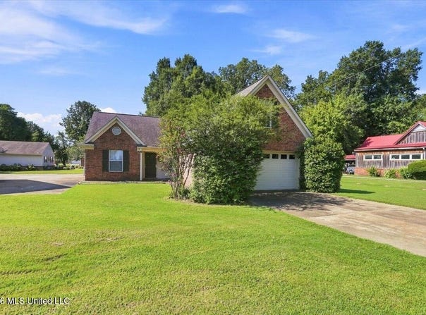 1744 Old Commerce Road, Robinsonville, MS 38664