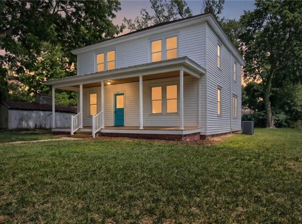 326 6th ST, West Point, VA 23181
