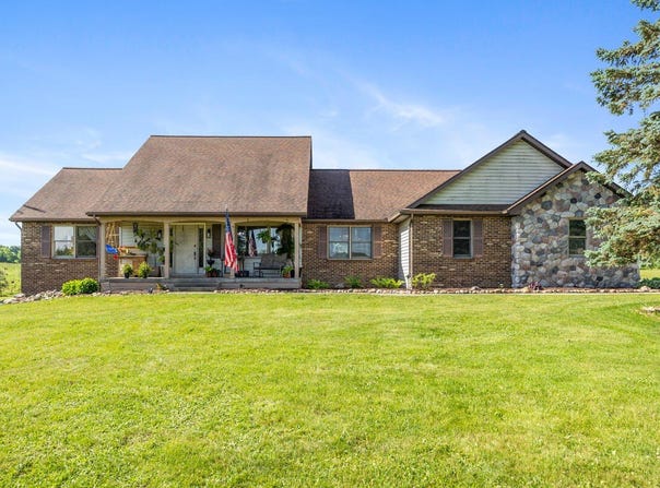 2189 W Vermontville Highway, Charlotte, MI 48813