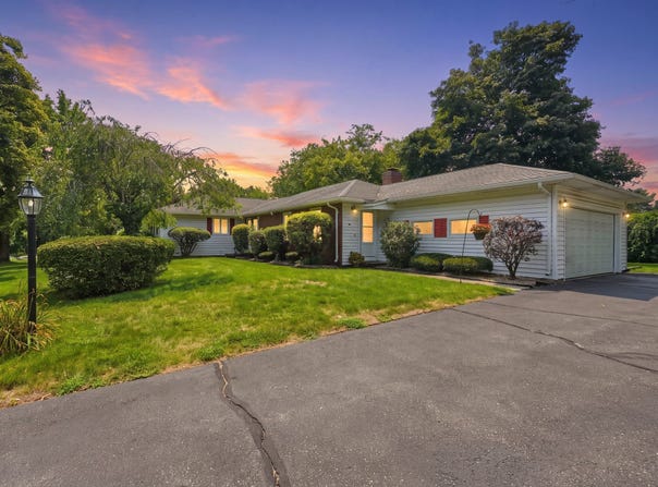 22 Williston Dr, Longmeadow, MA 01106