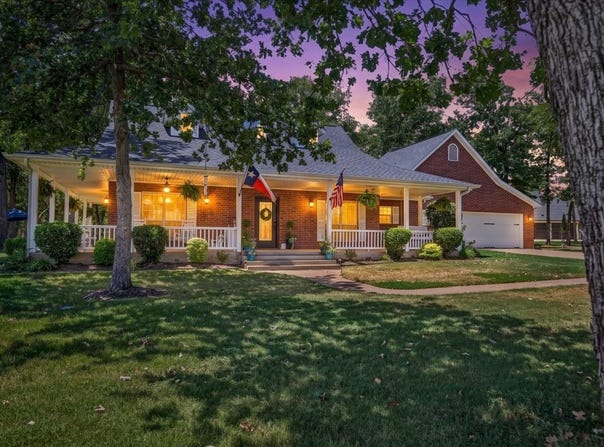 233 Saint Andrews Drive E, Mabank, TX 75156