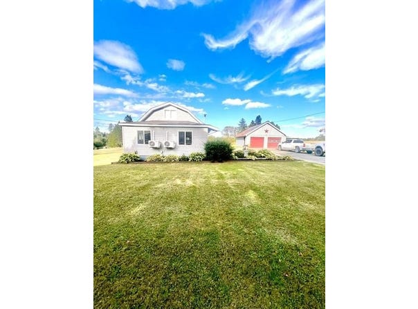 447 B Road, Houlton, ME 04730