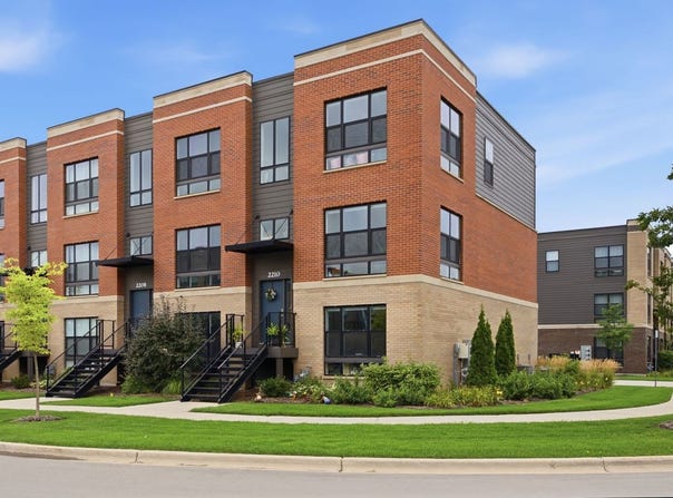 2210 Venture Drive, Schaumburg, IL 60173