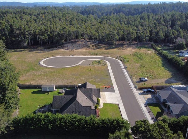 1085 PARK Pl, CoosBay, OR 97420