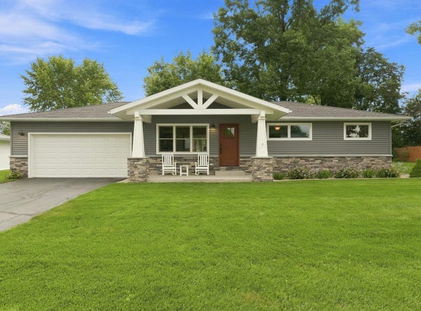 207 S Rowland Avenue, Leesburg, IN 46538