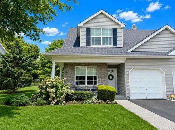 129 Maya Circle, Central Islip, NY 11722