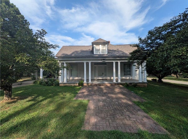602 Avenue 2 NE, Atkins, AR 72823
