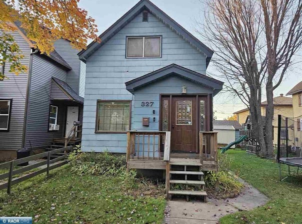 327 S 9th St, Virginia, MN 55792