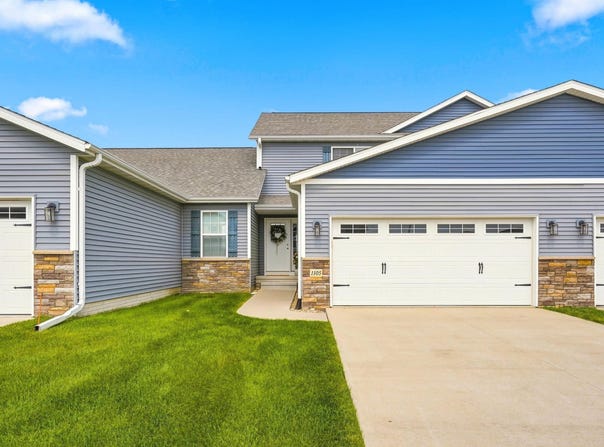 1105 Loren Drive, Cedar Falls, IA 50613