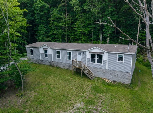 220 Long Branch Rd., Berea, KY 40403