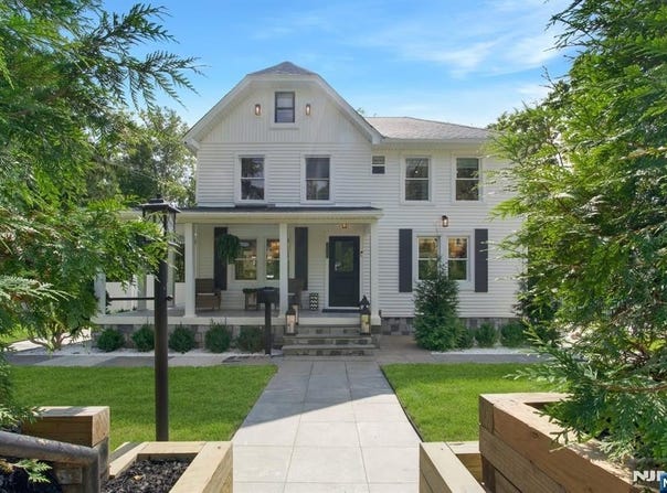 137 Schraalenburgh Road, Harrington Park, NJ 07640