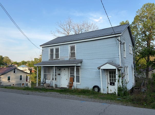 4/6 Whiting Ave, Glenville, WV 26351