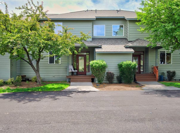 993 GOLDEN PHEASANT Dr, Redmond, OR 97756