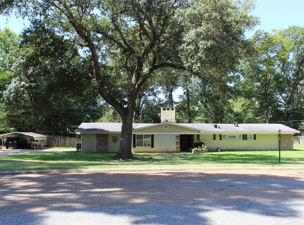 707 Browning Drive, Springhill, LA 71075