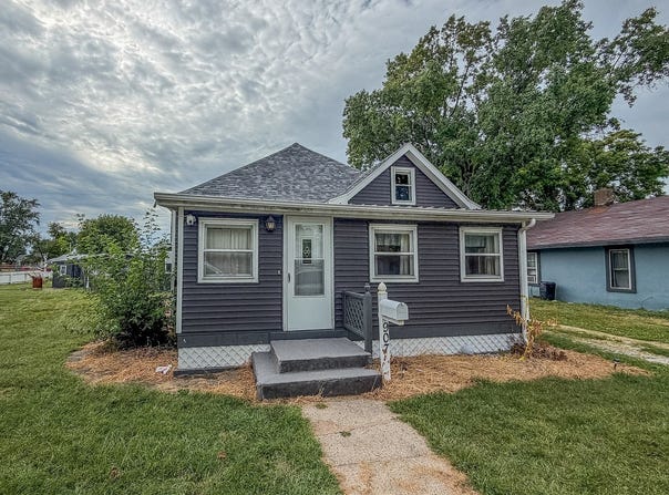 907 Central Avenue, Tilton, IL 61833