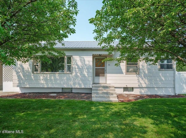 711 E Mullan Ave, Post Falls, ID 83854