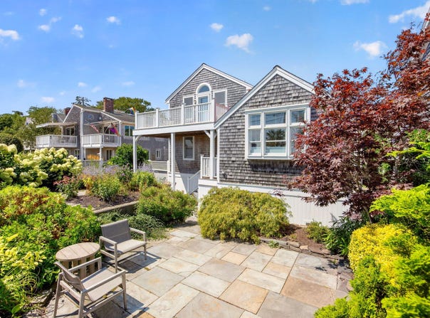 8D Commercial Street, Provincetown, MA 02657