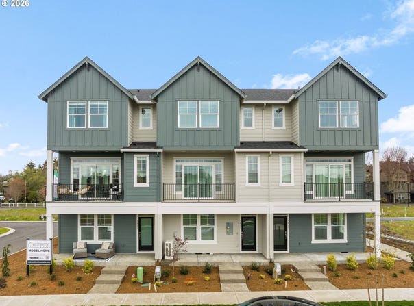 5131 SE THORNAPPLE St, Hillsboro, OR 97123